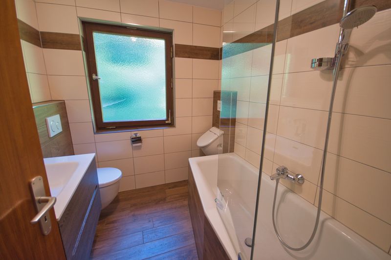 Badkamer met ligbad